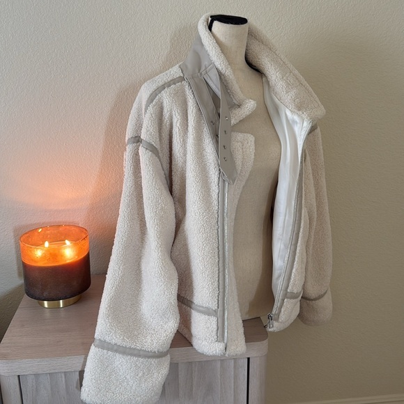 ELAN Cream Shearling Jacket - Picture 1 of 5